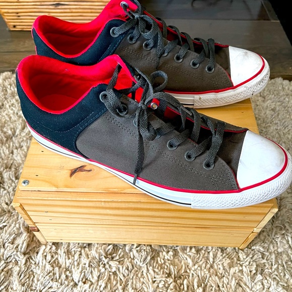 Converse Mens size 12 - Picture 1 of 4